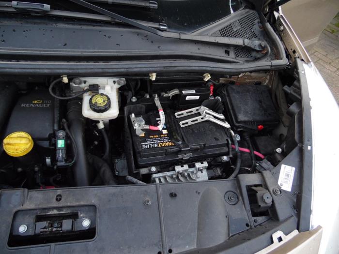 Renault Scénic III 1.5 dCi 110 Skrotfordon (2013, BRUIN)