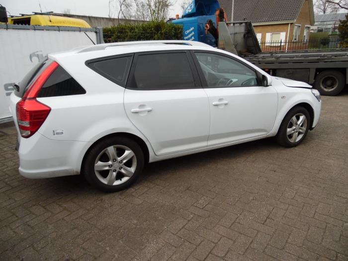 Kia Cee'd Sporty Wagon 1.4 16V Skrotfordon (2011, WIT)