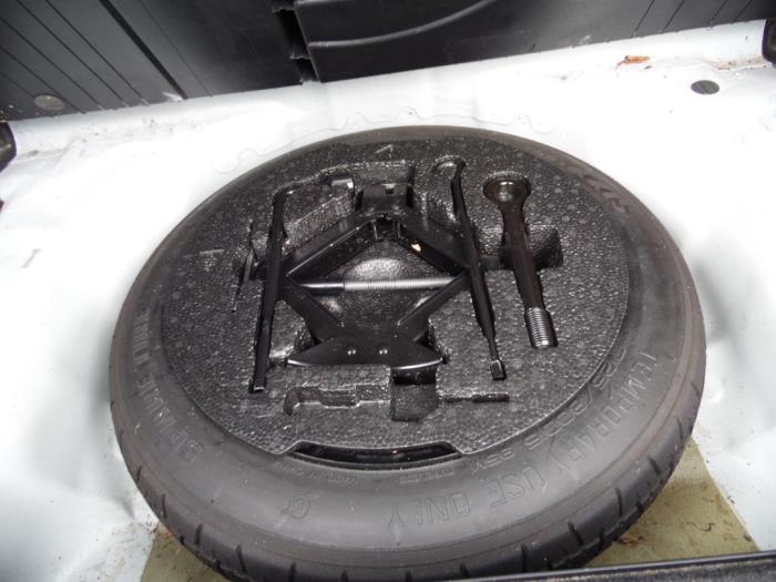 Kia Cee'd Sporty Wagon 1.4 16V Skrotfordon (2011, WIT)