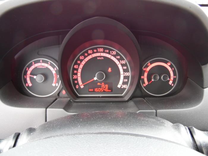 Kia Cee'd Sporty Wagon 1.4 16V Skrotfordon (2011, WIT)