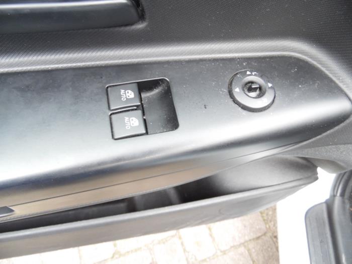 Kia Cee'd Sporty Wagon 1.4 16V Skrotfordon (2011, WIT)