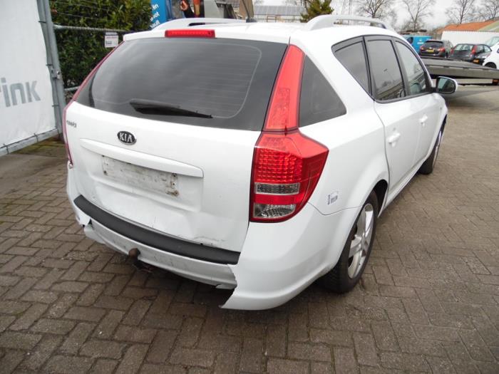 Kia Cee'd Sporty Wagon 1.4 16V Skrotfordon (2011, WIT)