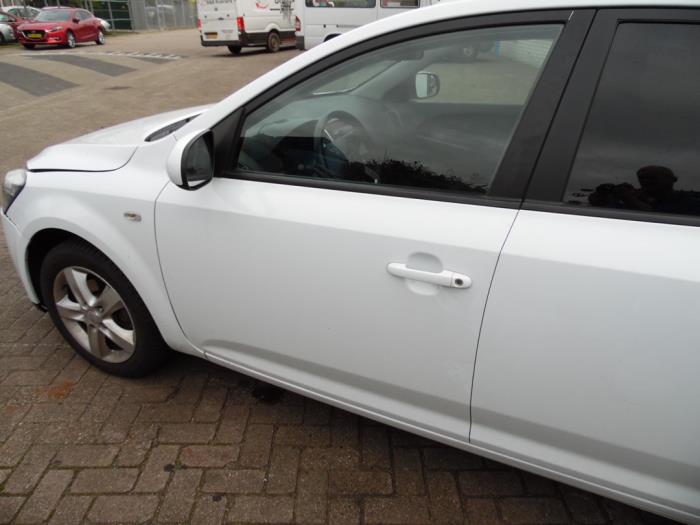Kia Cee'd Sporty Wagon 1.4 16V Skrotfordon (2011, WIT)