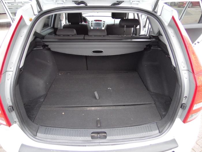 Kia Cee'd Sporty Wagon 1.4 16V Skrotfordon (2011, WIT)