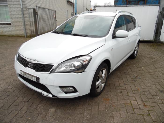 Kia Cee'd Sporty Wagon 1.4 16V Skrotfordon (2011, WIT)
