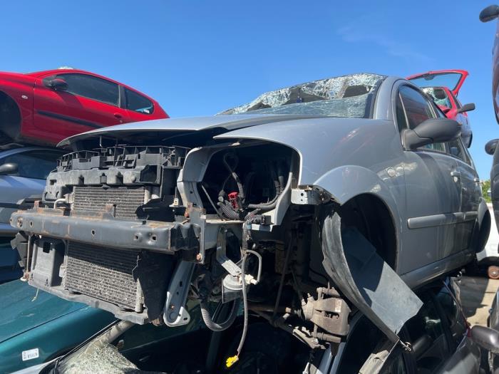 Citroen C3 1.4 Skrotfordon (2004, GRIJS)