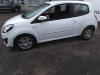 Renault Twingo II 1.2 16V Samochód złomowany (2010, Bialy)
