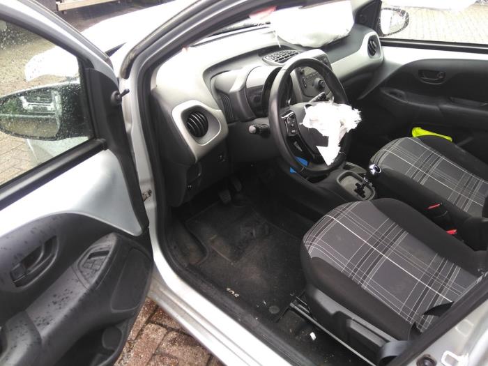 Peugeot 108 1.0 12V Sloopvoertuig (2018, Grijs)