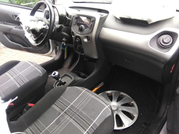 Peugeot 108 1.0 12V Sloopvoertuig (2018, Grijs)