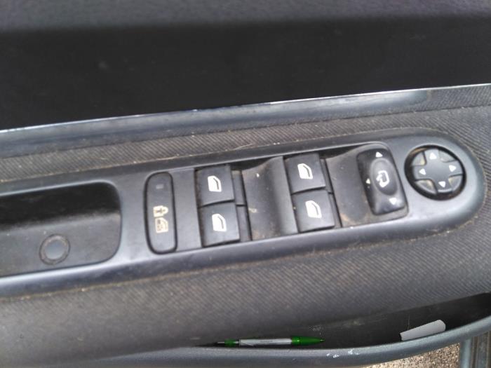 Peugeot 3008 I 1.6 VTI 16V Sloopvoertuig (2010, Grijs)