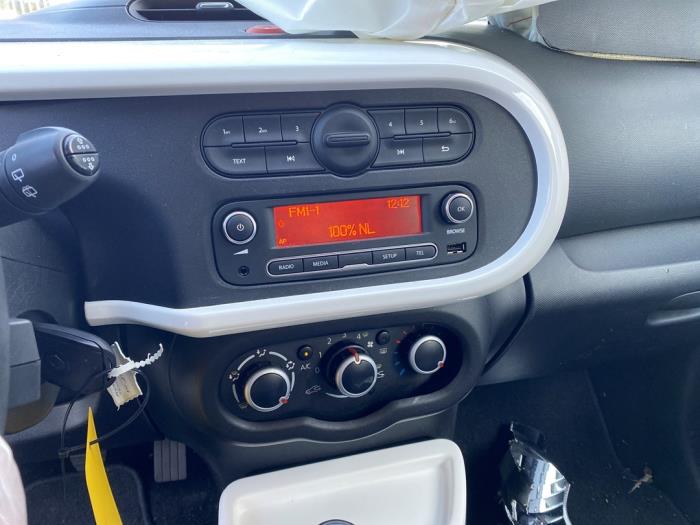 Renault Twingo III 1.0 SCe 70 12V Skrotfordon (2017, PAARS)