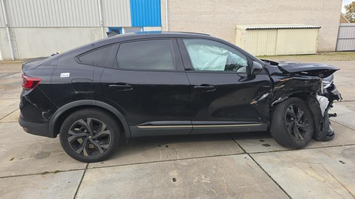 Renault Arkana 1.6 E-Tech 145 16V Sloopvoertuig (2023, Zwart)