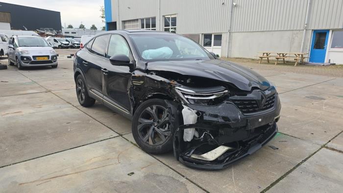 Renault Arkana 1.6 E-Tech 145 16V Sloopvoertuig (2023, Zwart)