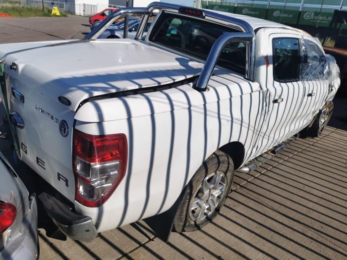 Ford Ranger 2.2 TDCi 16V 150 4x4 Samochód złomowany (2014, Rózowy, Bialy)