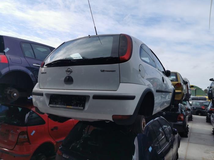 Opel Corsa C 1.2 16V Twin Port Skrotfordon (2003)