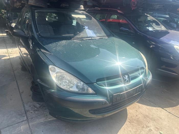 Peugeot 307 1.6 16V Samochód złomowany (2001, Zielony)