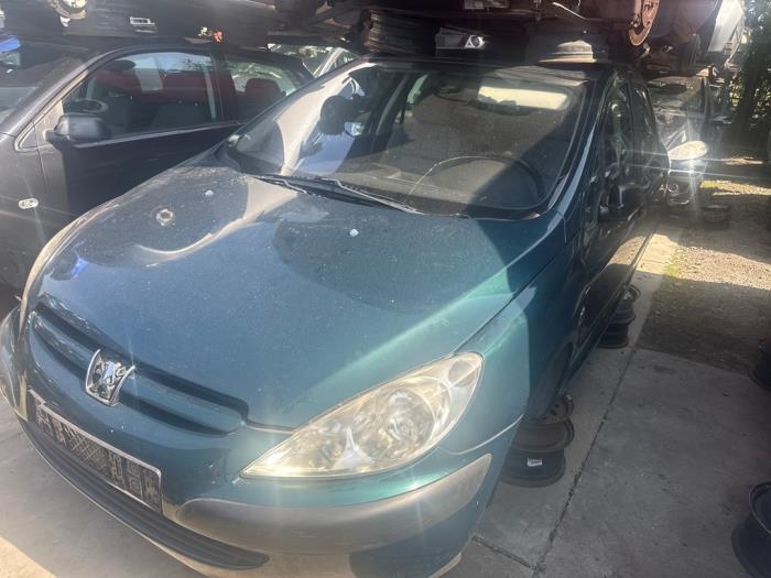 Peugeot 307 1.6 16V Samochód złomowany (2001, Zielony)