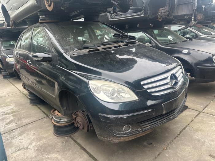 Mercedes B 1.7 B-170 16V Skrotfordon (2006, ZWART)