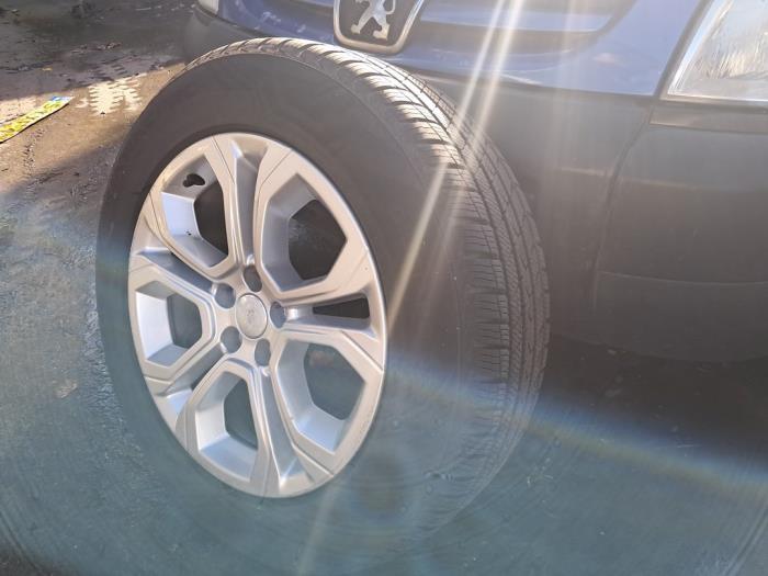 Landrover Discovery Sport 2.0 P200 MHEV 16V AWD Sloopvoertuig (2021, Zwart)