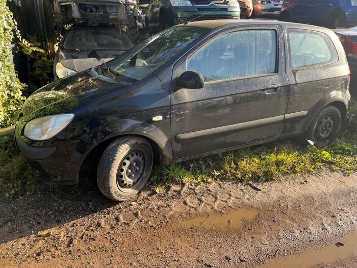 Hyundai Getz 1.4i 16V Samochód złomowany (2006, Czarny)