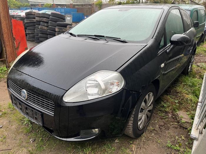 Fiat Grande Punto 1.4 Sloopvoertuig (2006, Zwart)