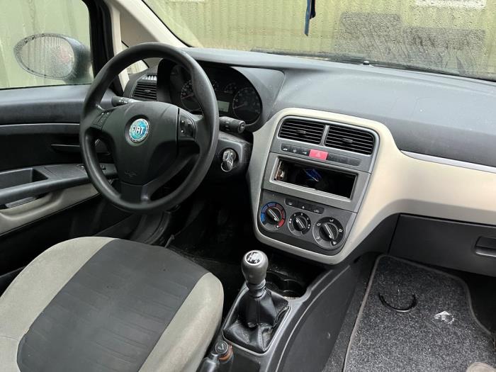 Fiat Grande Punto 1.4 Sloopvoertuig (2006, Zwart)