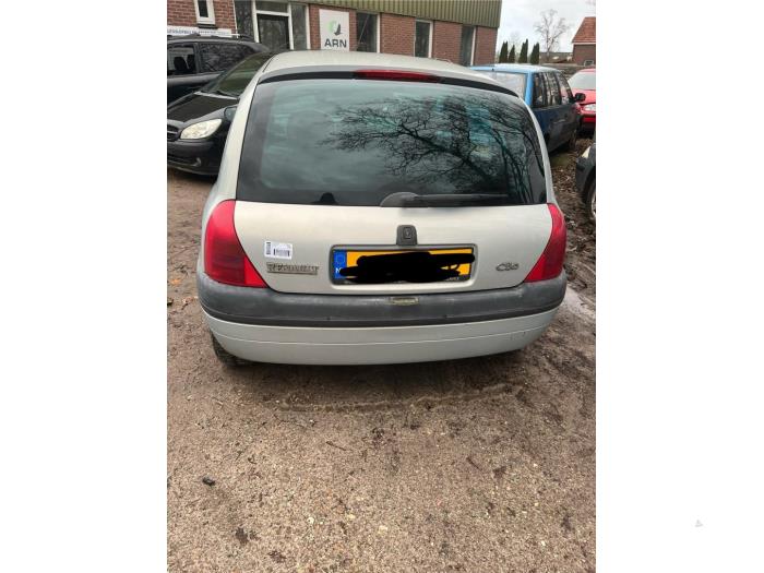 Renault Clio II 1.4 Skrotfordon (2001, GRIJS)