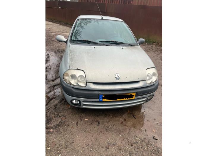 Renault Clio II 1.4 Skrotfordon (2001, GRIJS)