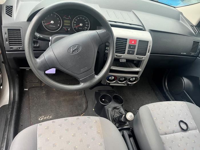Hyundai Getz 1.3i 12V Skrotfordon (2004, GRIJS)