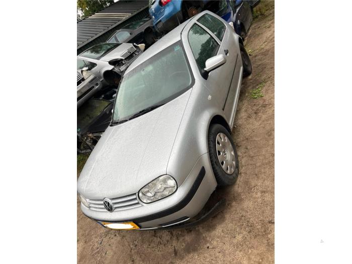 Volkswagen Golf IV 2.0 Skrotfordon (2002, GRIJS)