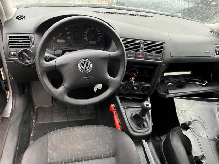 Volkswagen Golf IV 2.0 Skrotfordon (2002, GRIJS)