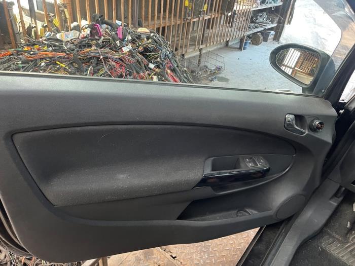 Opel Corsa D 1.3 CDTi 16V ecoFLEX Sloopvoertuig (2010, Zwart)