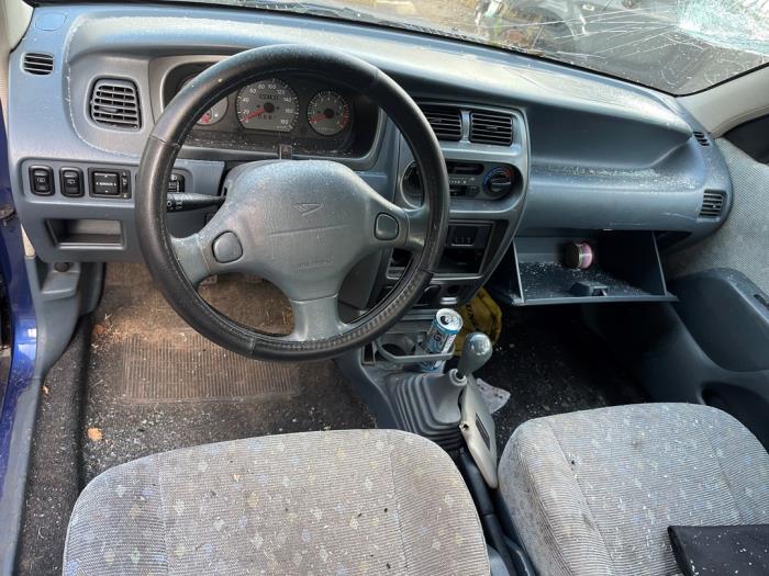 Daihatsu Sirion/Storia 1.0 12V DVVT Skrotfordon (2002, BLAUW)