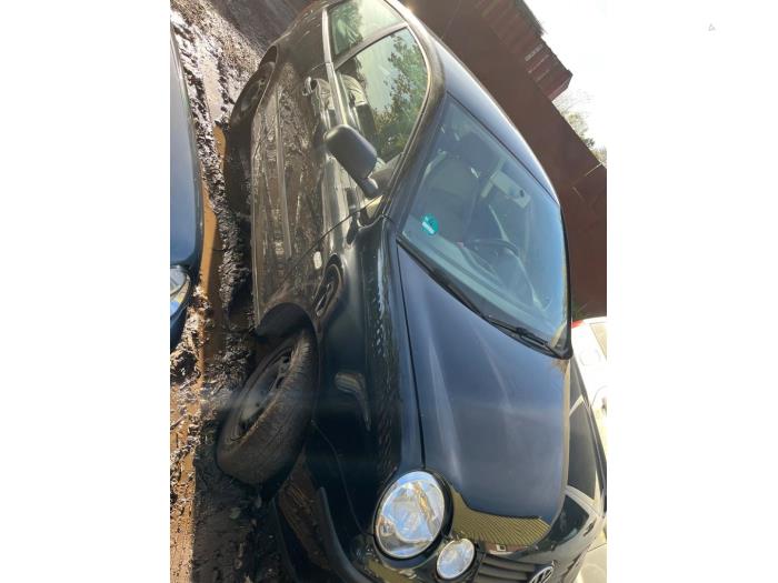 Volkswagen Polo IV 1.2 Skrotfordon (2003, ZWART)