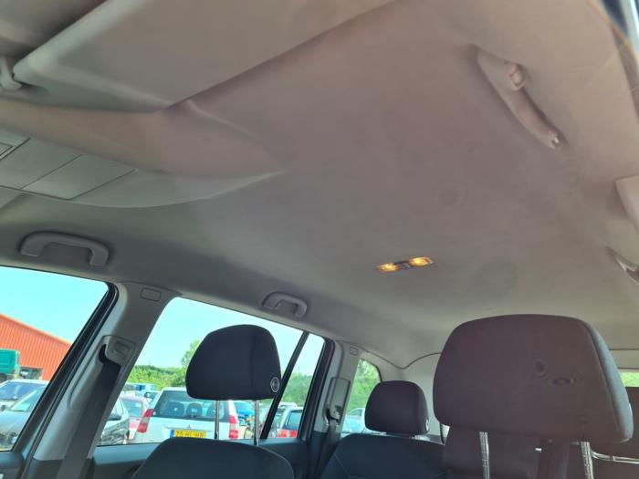 Opel Zafira 2.2 16V Direct Ecotec Skrotfordon (2005, GRIJS)