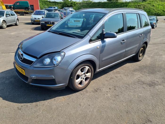 Opel Zafira 2.2 16V Direct Ecotec Skrotfordon (2005, GRIJS)