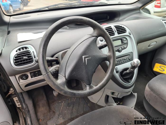 Citroen Xsara Picasso 1.8 16V Skrotfordon (2005, ZWART)