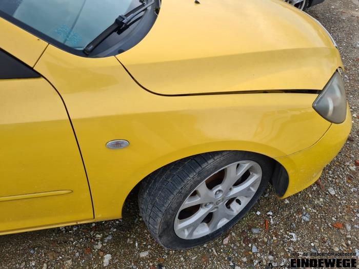 Mazda 3 Sport 1.6i 16V Skrotfordon (2004, GEEL)