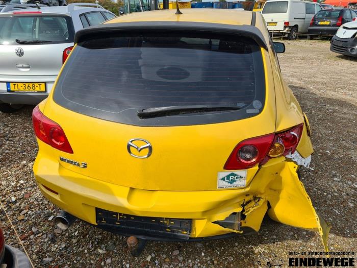 Mazda 3 Sport 1.6i 16V Skrotfordon (2004, GEEL)