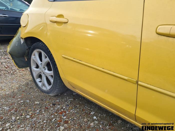 Mazda 3 Sport 1.6i 16V Skrotfordon (2004, GEEL)