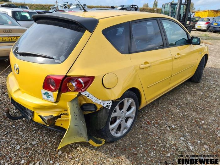 Mazda 3 Sport 1.6i 16V Skrotfordon (2004, GEEL)