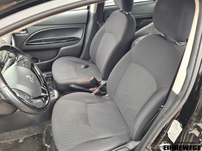 Mitsubishi Attrage 1.2 12V Skrotfordon (2016, ZWART)