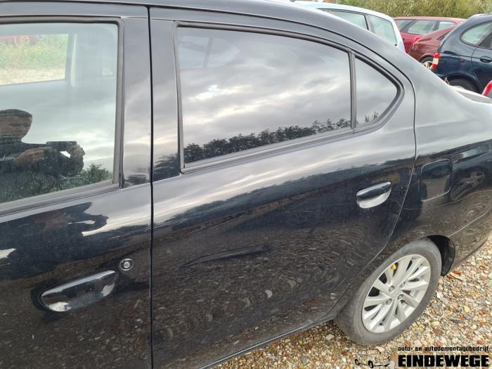 Mitsubishi Attrage 1.2 12V Skrotfordon (2016, ZWART)