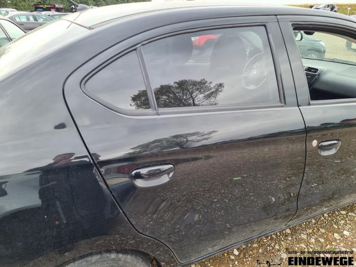 Mitsubishi Attrage 1.2 12V Skrotfordon (2016, ZWART)