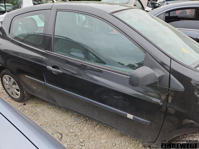Renault Clio III 1.2 16V 65 Sloopvoertuig (2006, Zwart)
