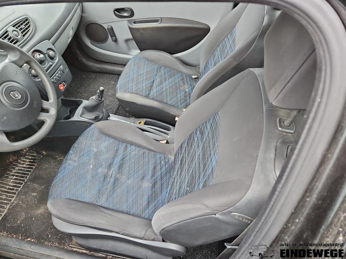 Renault Clio III 1.2 16V 65 Sloopvoertuig (2006, Zwart)