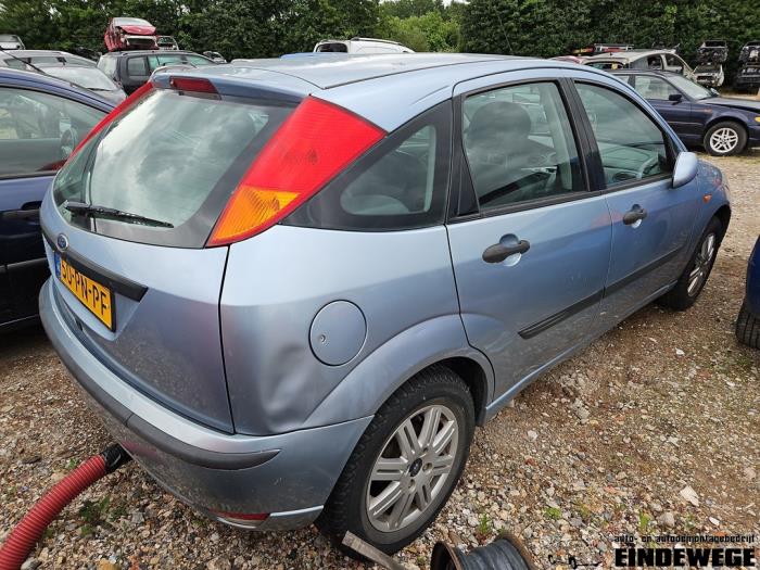 Ford Focus 1 1.6 16V Skrotfordon (2004, GRIJS)