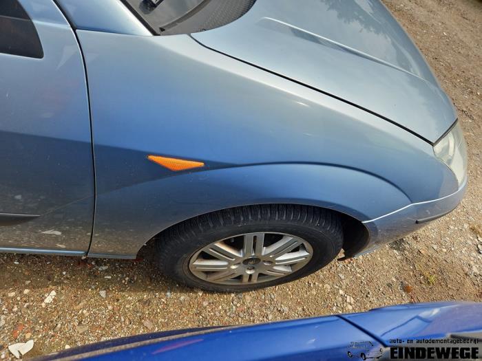 Ford Focus 1 1.6 16V Skrotfordon (2004, GRIJS)