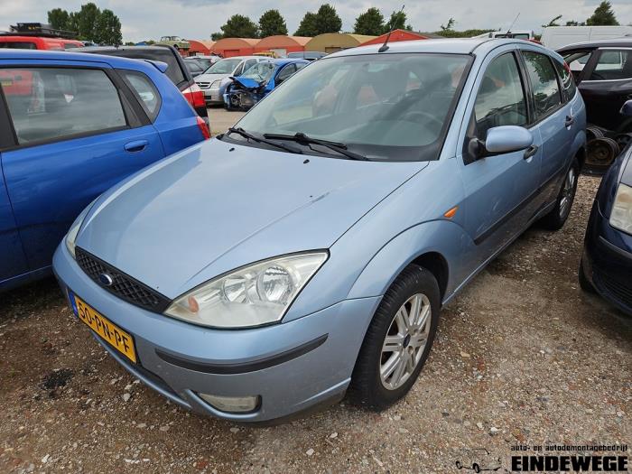 Ford Focus 1 1.6 16V Skrotfordon (2004, GRIJS)