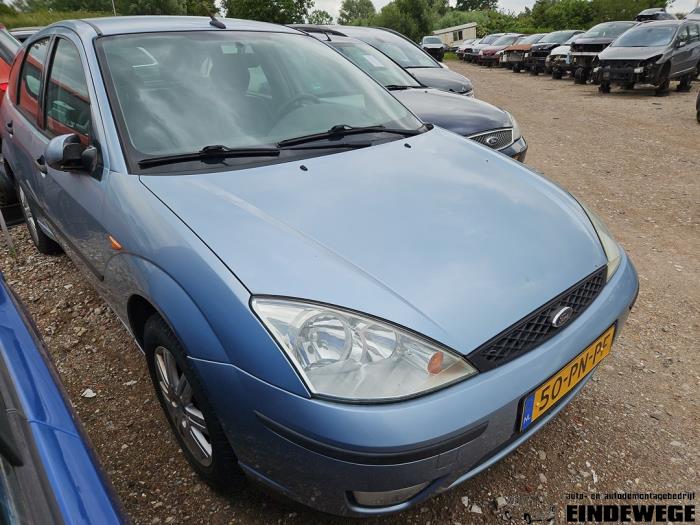 Ford Focus 1 1.6 16V Skrotfordon (2004, GRIJS)